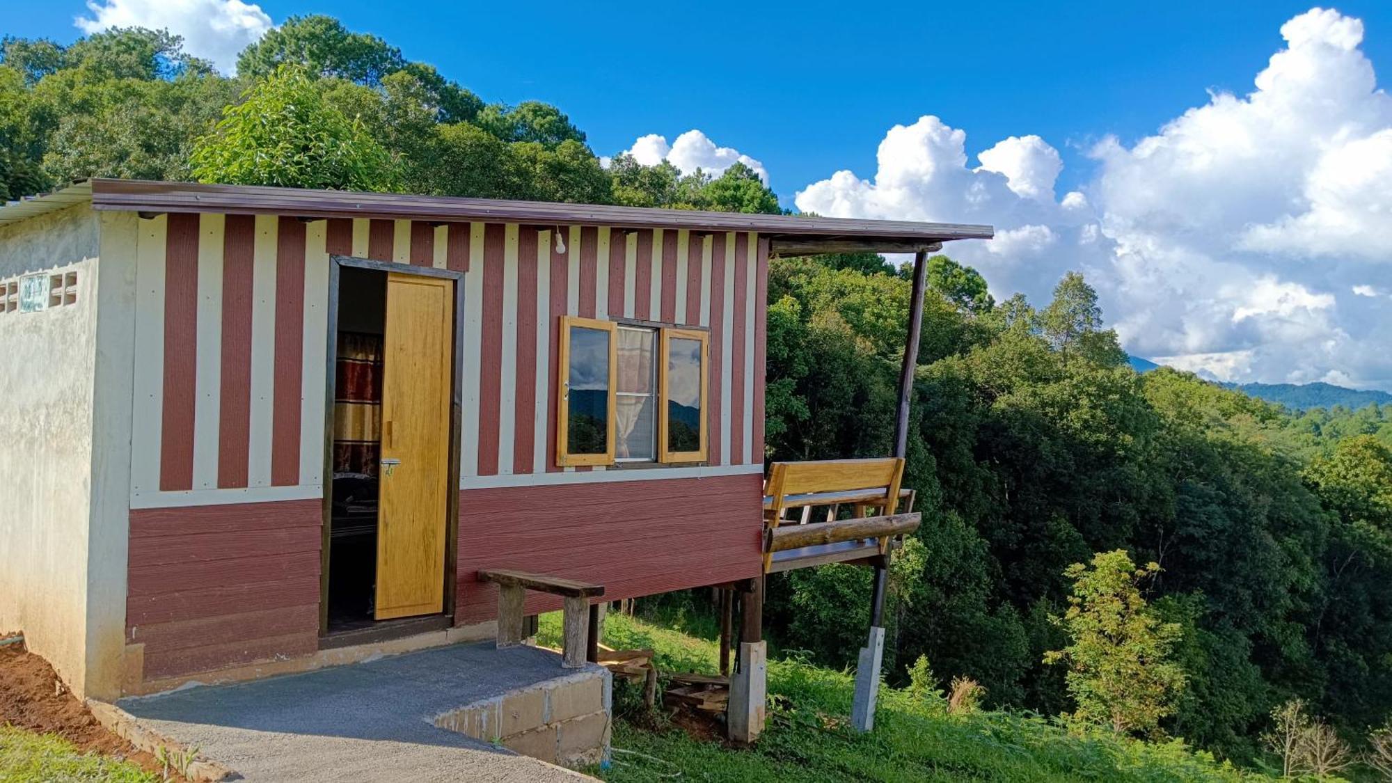 ไร่นิธิสุนทร Nithisoonthon Farmstay Mae Hong Son Zewnętrze zdjęcie
