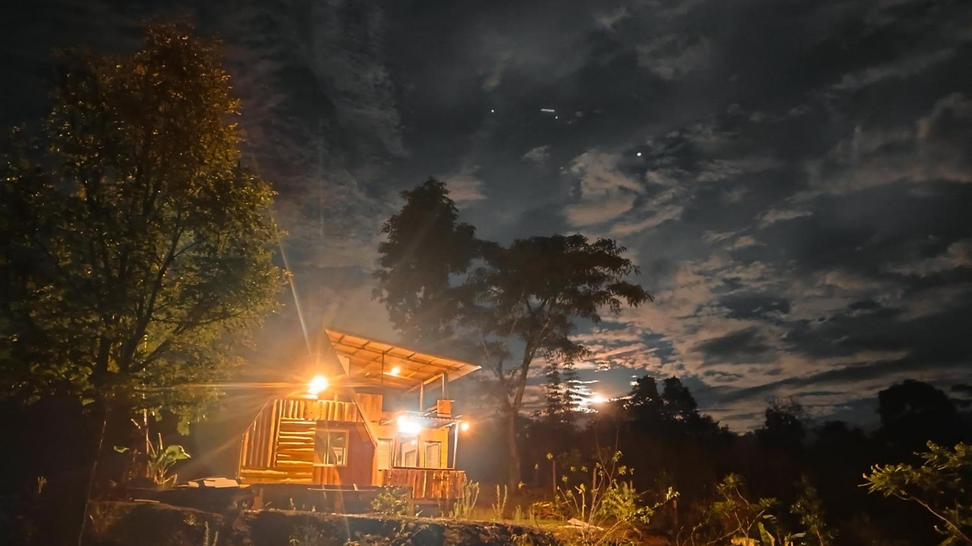 ไร่นิธิสุนทร Nithisoonthon Farmstay Mae Hong Son Zewnętrze zdjęcie