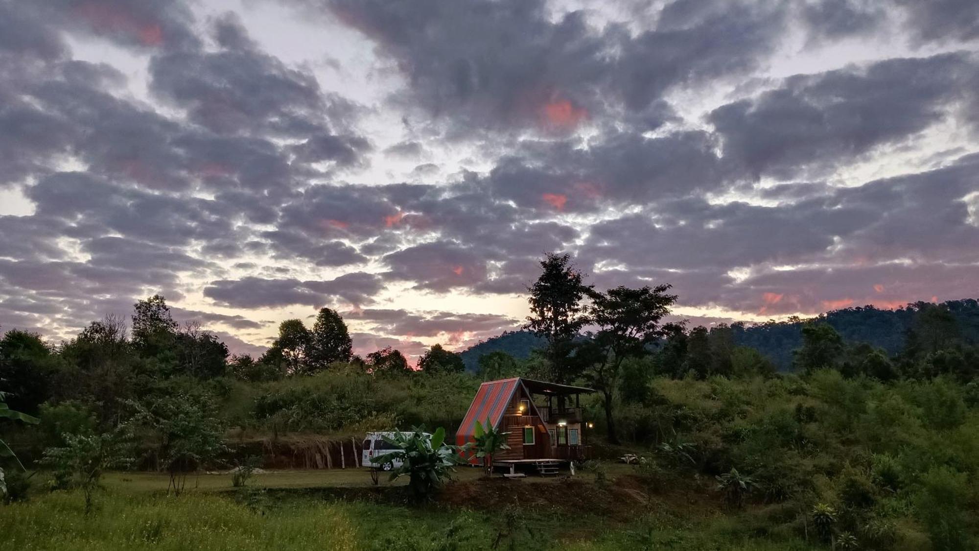 ไร่นิธิสุนทร Nithisoonthon Farmstay Mae Hong Son Zewnętrze zdjęcie