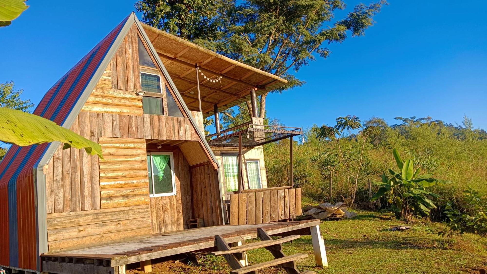 ไร่นิธิสุนทร Nithisoonthon Farmstay Mae Hong Son Zewnętrze zdjęcie